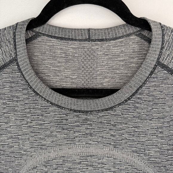 Lululemon Run: Swiftly Tech Short Sleeve Size 10 - Picture 2 of 8